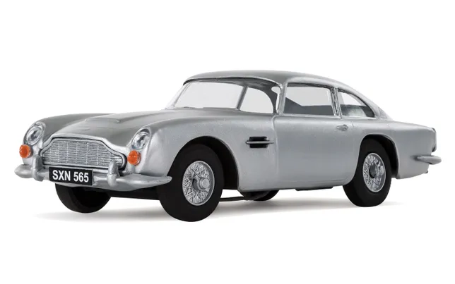 Aston Martin DB5 Silver Starter Set 1:32