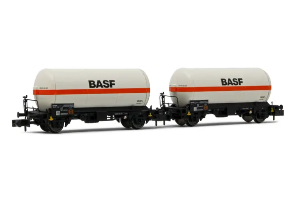 DB, set de 2 vagones cisterna de 2 ejes para gas, decoración "BASF", ép IV