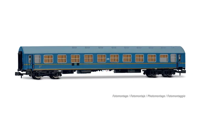 DR, 4-unit set of "Tourex", no. 2/2, consisting of 1 x WR + 1 x SD + 2 x WLAB, blue livery, ep. III