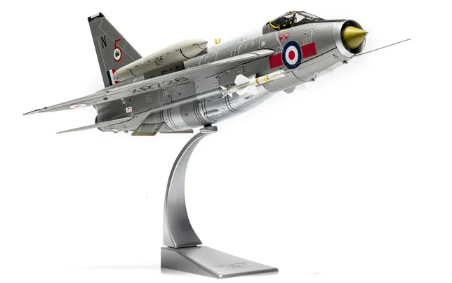 English Electric Lightning F.6 - RAF No. 5 Sqn - RAF Leconfield