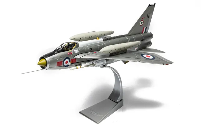 English Electric Lightning F.6 - RAF No. 5 Sqn - RAF Leconfield