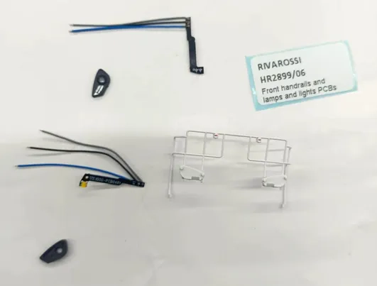 Corrimani frontali + fanali + PCB luci