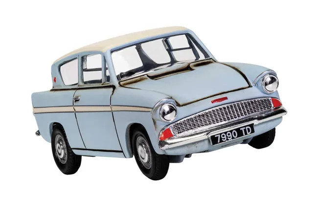 Harry Potter Flying Ford Anglia with Harry Potter and Ron Weasley Figurines