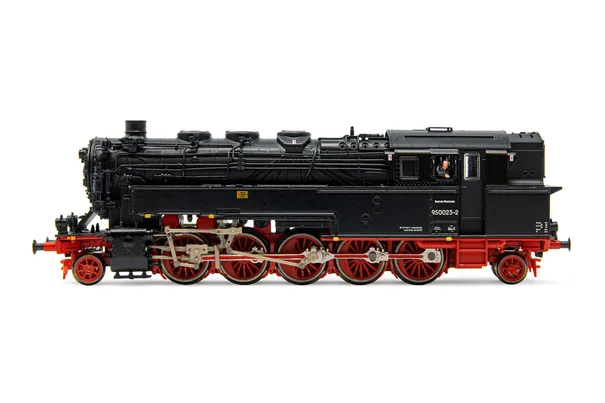 DR, Dampflokomotive BR 95 0023-2, mit Ölfeuerung, in rot/schwarzer Lackierung, Ep. IV