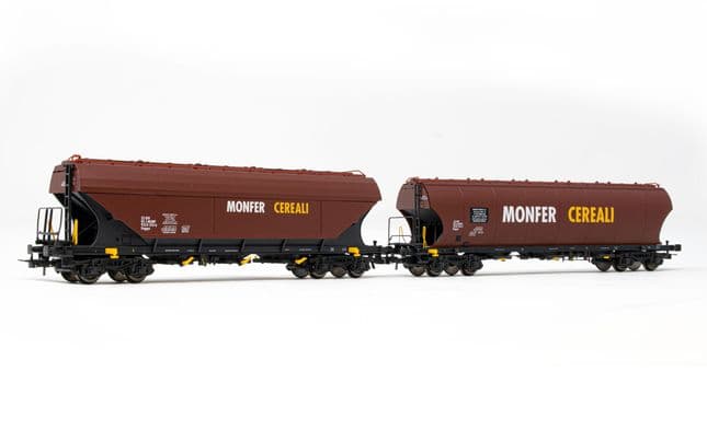 MONFER, 2-unit set of 4-axle hopper wagons Uagpps, rounded and flat walls, oxide red/black livery, period VI
