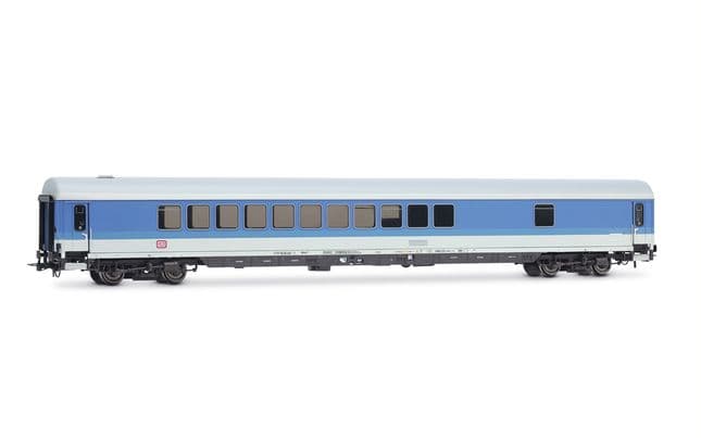 DB, 4-axle bar coach WGmh 854 in InterRegio livery, ep. IV