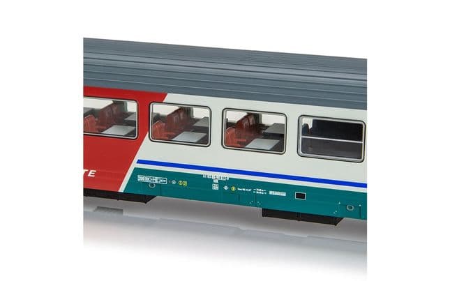 FS, set of 4 Gran Confort Coach 85 88 series in XMPR livery with restaurant coach 87 series with ribbed roof with second logo type, period Vb