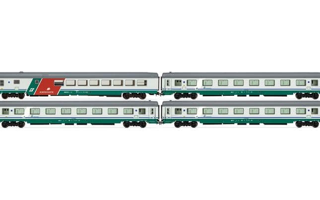 FS, set of 4 Gran Confort Coach 85 88 series in XMPR livery with restaurant coach 87 series with ribbed roof with second logo type, period Vb