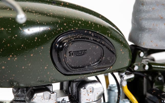 The Great Escape Triumph TR6 Trophy Motorcycle (Weathered) - 1:12 Scale