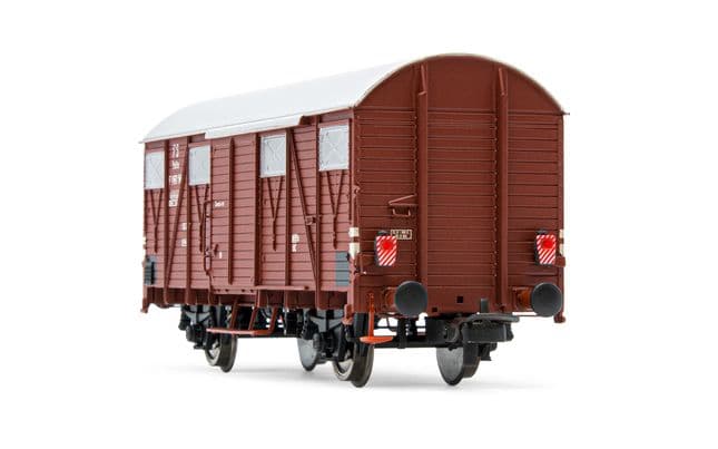 FS, closed wagon Gs with wooden walls and rear light, period III