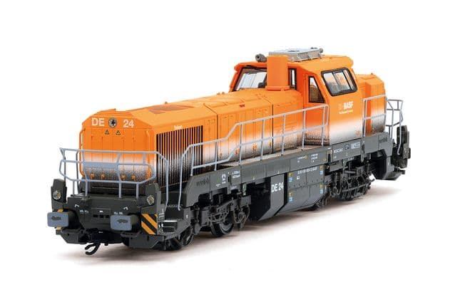 BASF, dieselelektrische Lokomotive Vossloh DE 18, orange/graue Farbgebung, Ep. VI