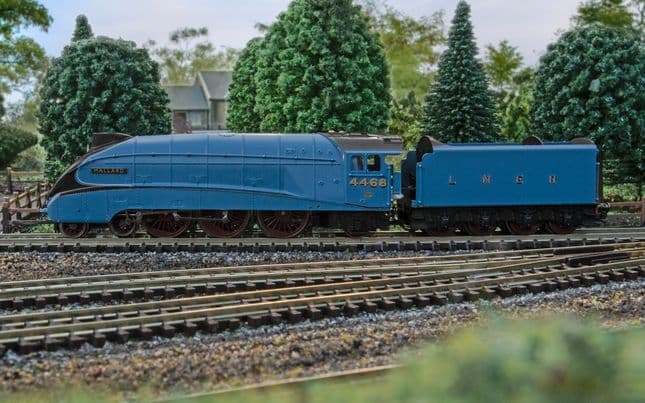 LNER Class A4 4-6-2 4468 'Mallard' - Era 3