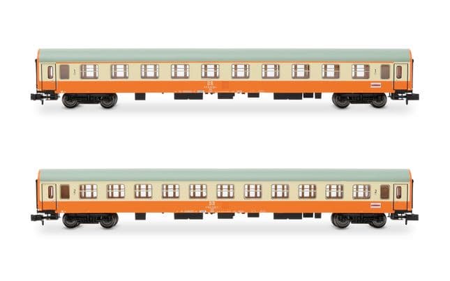 DR, 2-tlg. Set Reisezugwagen „Städte-Express“, in orange-beiger Farbgebung, bestehend aus 1 x 1.Klasse Wagen und 1 x 2.Klasse Wagen, Ep. IV