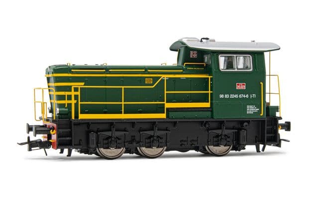 FS, diesel locomotive class D.245, green livery with modern handrails, period VI