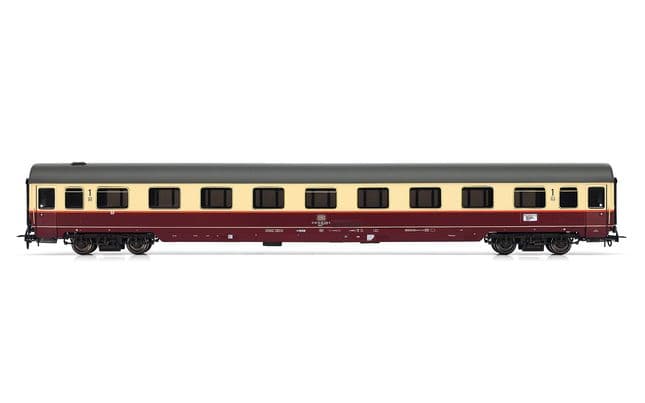 DB, set di 4 carrozze "TEE Rheingold", livrea beige/rossa, composto da 2 carrozze di 1a classe Avmz, 1 carrozza di 1a classe Apmz e 1 carrozza Club WGmh, ep. IV