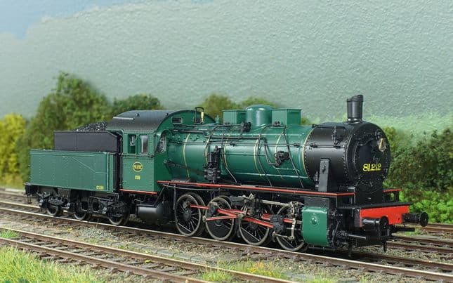SNCB/NMBS, steam locomotive class 81, 3-dome symetrical boiler, dark green livery, period III