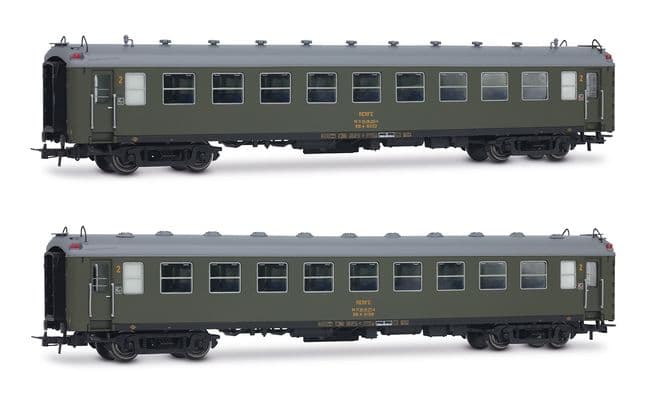 RENFE, 2-unit set of 5000 coaches, consisting of 2 x BB4 2nd class, with old bellows, in olive green livery, ep. IV
