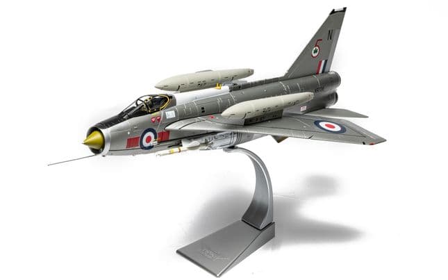 English Electric Lightning F.6 - RAF No. 5 Sqn - RAF Leconfield