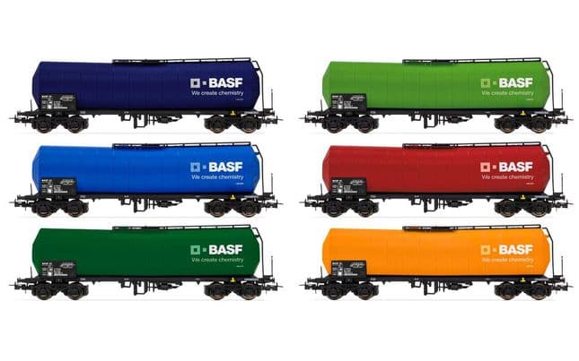 D-BASF, 6-unit display of 4-axle tank wagons, different liveries, period VI. Suitable AC wheelsets for this item: HC6100 (10,27 x 25,20 mm)