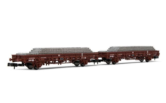 SNCF, 2-unit set of 2-axle flat wagons "V", loaded with concrete sleepers, period V