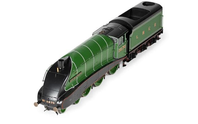 LNER - Streamlined B17 - 2870 'City of London'