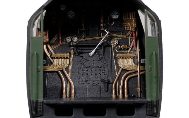 BR, Merchant Navy Class, 4-6-2, 35017 'Belgian Marine' - Era 4