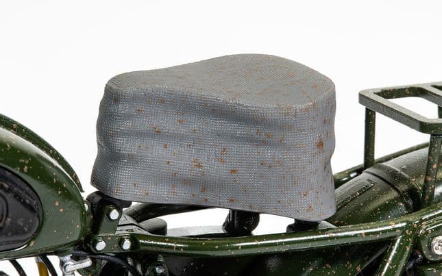 The Great Escape Triumph TR6 Trophy Motorcycle (Weathered) - 1:12 Scale