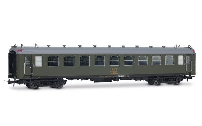 RENFE, 2-unit set of 5000 coaches, consisting of 2 x BB4 2nd class, with old bellows, in olive green livery, ep. IV