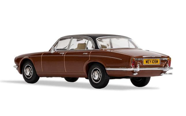 Daimler Sovereign (Series 2) Double Six Vanden Plas, Caramel (metallic)