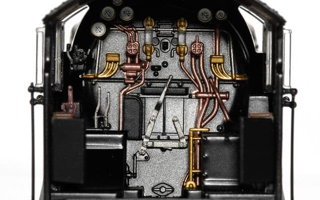 BR, Class B17/5, 4-6-0, 61670 'City of London' - Era 4