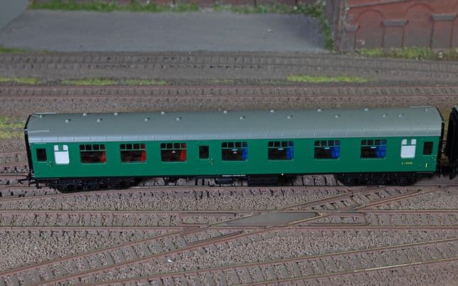 BR - MK1 Corridor - S15036 - Composite Coach
