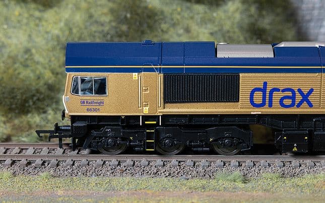RailRoad: GB Railfreight - Class 66 - 66301 ‘Drax Power Station 50’ - Gold Livery (Drax 50th Anniversary)