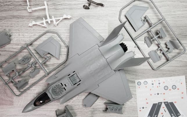 Airfix QUICKBUILD F-35B Lightning II – Maquette à Emboîter Sans Colle Ni Peinture, 45 Pièces, Dès 5 Ans, Fabriqué Au Royaume-Uni