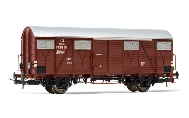 FS, closed wagon Gs with wooden walls and rear light, period III