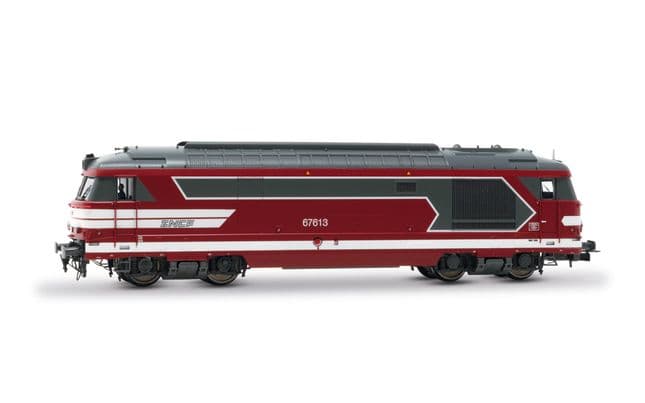 SNCF, diesel-electric locomotive BB 67613 in red "Capitole" livery, ep. VI