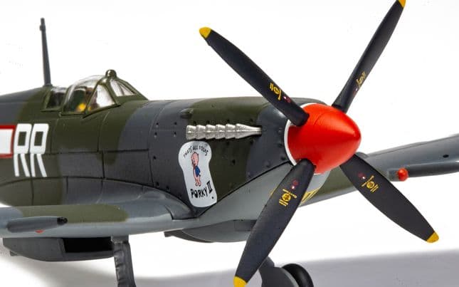 Supermarine Spitfire Mk.IXc 'Porky II' - 31st USAAF - Lt. Robert Connor