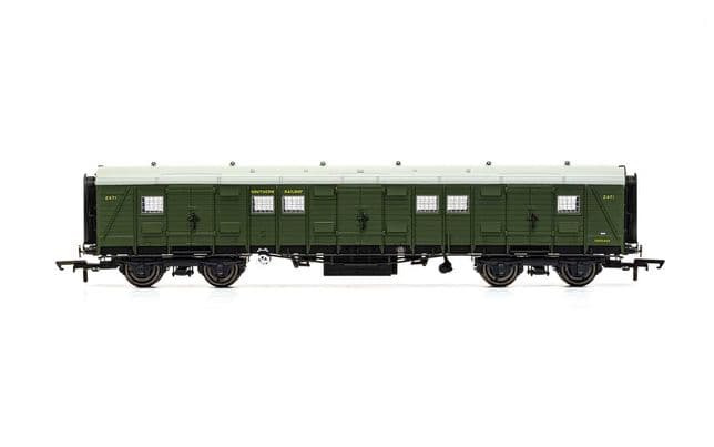 SR Luggage Van 2471 Era 3