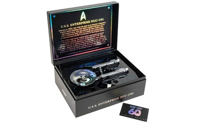 U.S.S. Enterprise NCC-1701 - Star Trek 60th Anniversary Edition