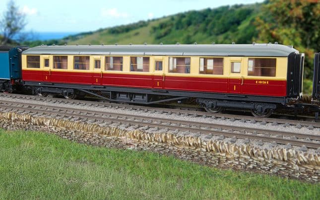 BR - Gresley Corridor - E10126E - First Class Coach