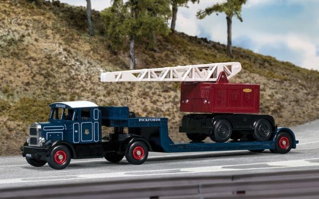Scammell Low Loader &amp; Coles Crane - Pickfords/British Railways