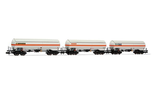 SNCF, 3-unit 4-axle gas tank wagons, contains 1 x "ERMEWA SATI", 1x "Millet" and 1 x "simotra", period IV-V