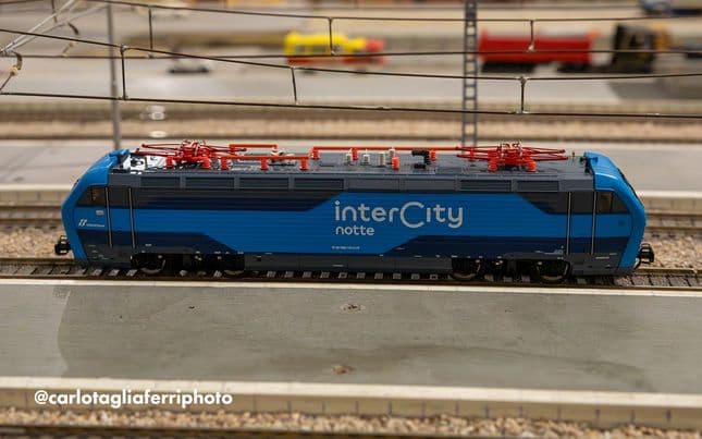FS, electric locomotive E.402B in new "Intercity Notte" new blue livery, ep. VI, with sound decoder