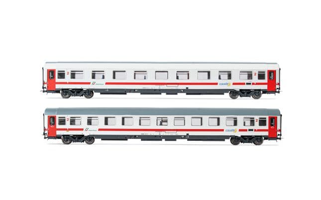 FS, 2-unit pack passenger coaches type UIC-Z renovated (progetto 901/300) in "Intercity Sun"-livery, contains one 2nd class (ex 1st class) coach and one 2nd class coach, period VI