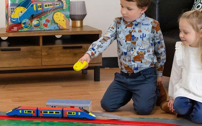 Playtrains - Flash The Local Express Remote Controlled Battery Train Set