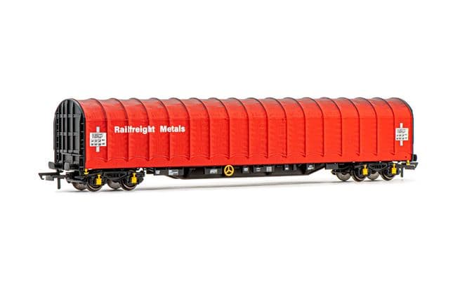 BR, 4-axle tarpaulin wagon, red "Railfreight Metal" livery, period IV
