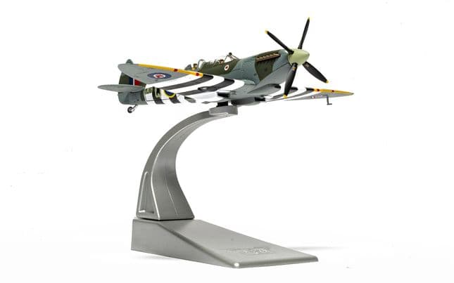 Supermarine Spitfire T9 - MJ627 - Biggin Hill Heritage Hangar