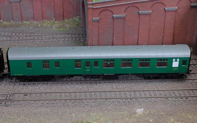 BR - MK1 Corridor - S34257 - Brake Second Coach
