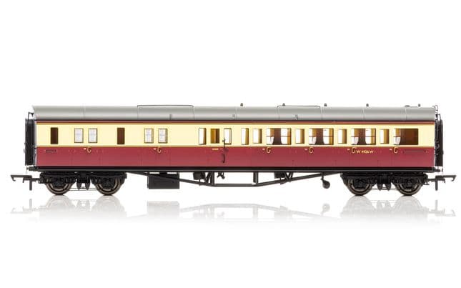 BR, Collett 'Bow-Ended' Corridor Brake Third (Left Hand), W4926W - Era 4
