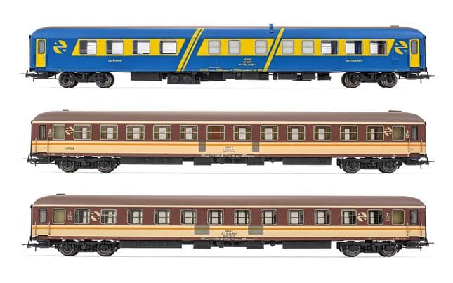 RENFE, set de 3 coches «Media Luna», compuesto de 1 coche restaurante R8 en decoración azul/amarilla, 1 coche de segunda clase 12300 en decoración «Estrella» y 1 coche camas 11600 en decoración «Estrella», ép. IV