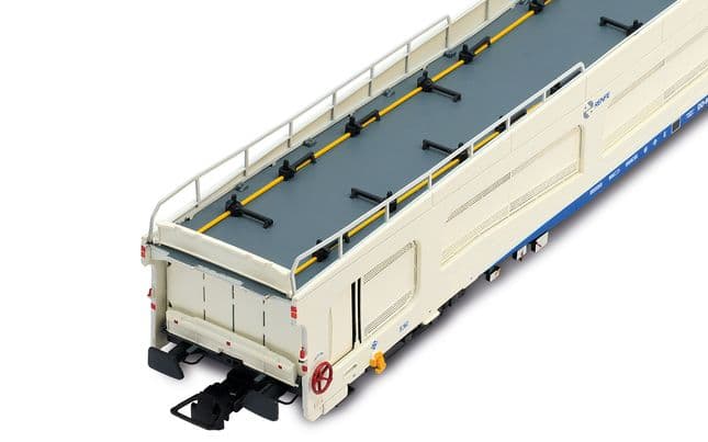 RENFE, 4-axle car transporter type DDMA, in white livery, with protective panels, ep. V